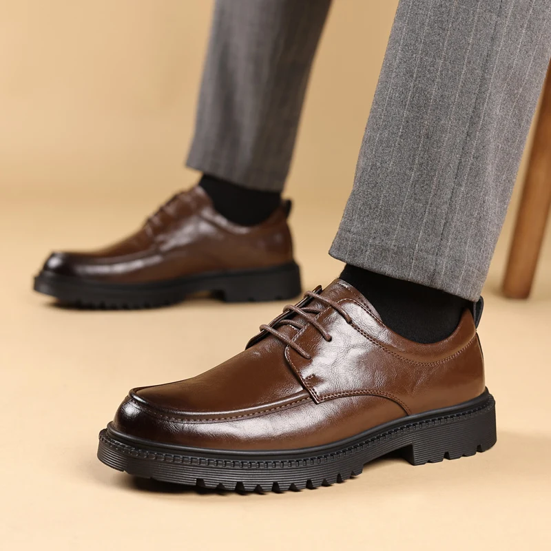 

Italian Style Men Flats Designer Business Shoes Casual Leather Outdoor Antiskid Walking Shoes Rubber Sole Oxford Shoes Men