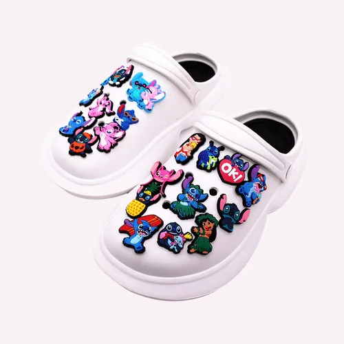 Imagen 2 del producto MINISO, 1 Uds., dijes para zapatos de PVC de dibujos animados de Disney, accesorios para zapatos de Lilo Stitch, decoraciones, hebilla apta para zuecos, sandalias, pulsera, regalos de navidad