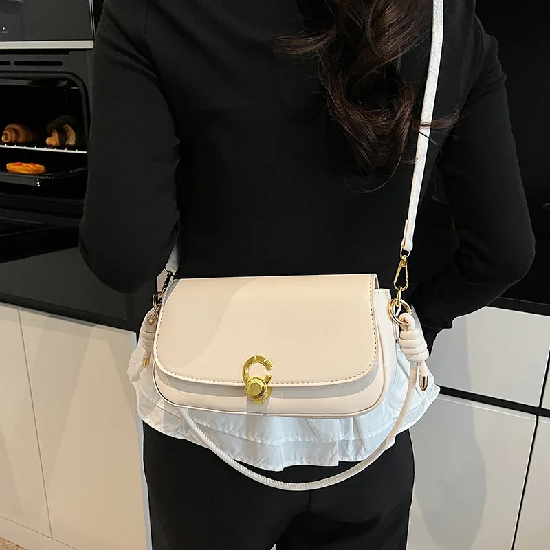 

Повседневная сумка для подмышек. Персональный коврик. Дизайн. Небольшая квадратная сумка. Городская простая сумка. Повседневная сумка из искусственной кожи.