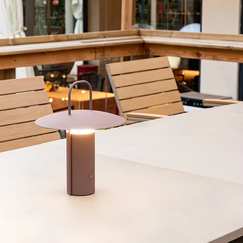 Luz de noche LED minimalista moderna para restaurante, luz de camping al aire libre, luz de noche portátil de carga de alta gama de lujo