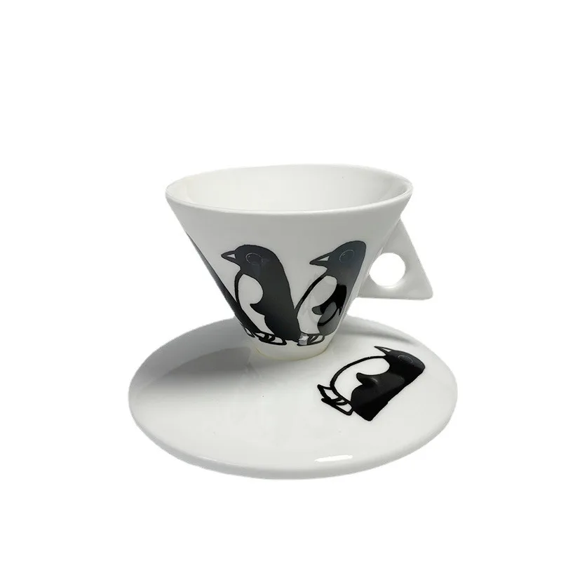 

A set of small-capacity coffee cups, bone china cups and saucers, Korean coffee cups and saucers, espresso cups, British style.