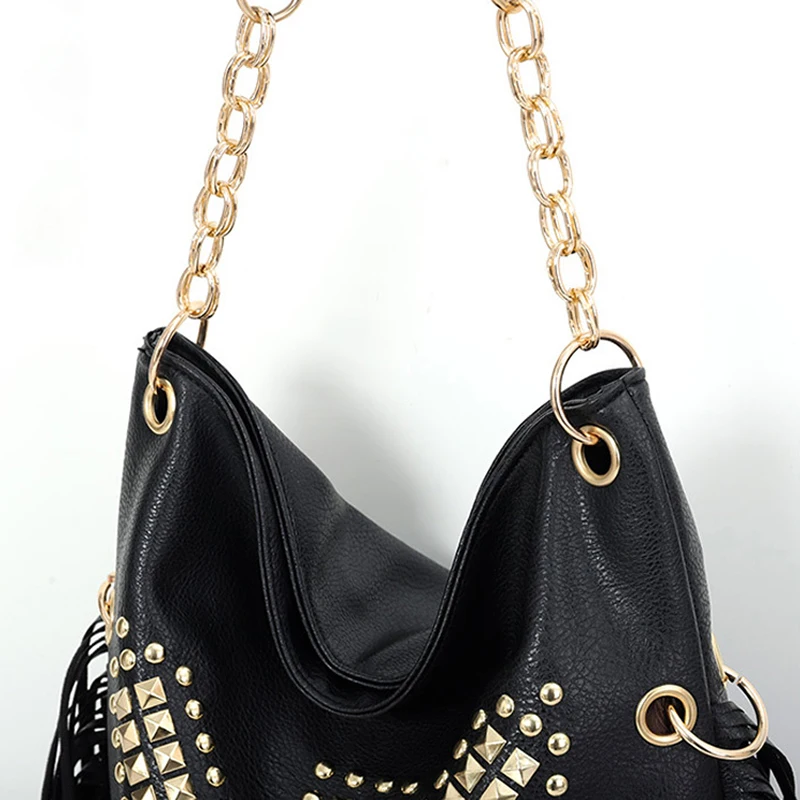 Nieten-Quasten-Umhängetasche, Punk-Rock-Metall-Nieten-Tragetasche, Y2k-Mädchen-Handtasche mit großer Kapazität aus weichem PU für Einkauf und Pendeln – Detail 7