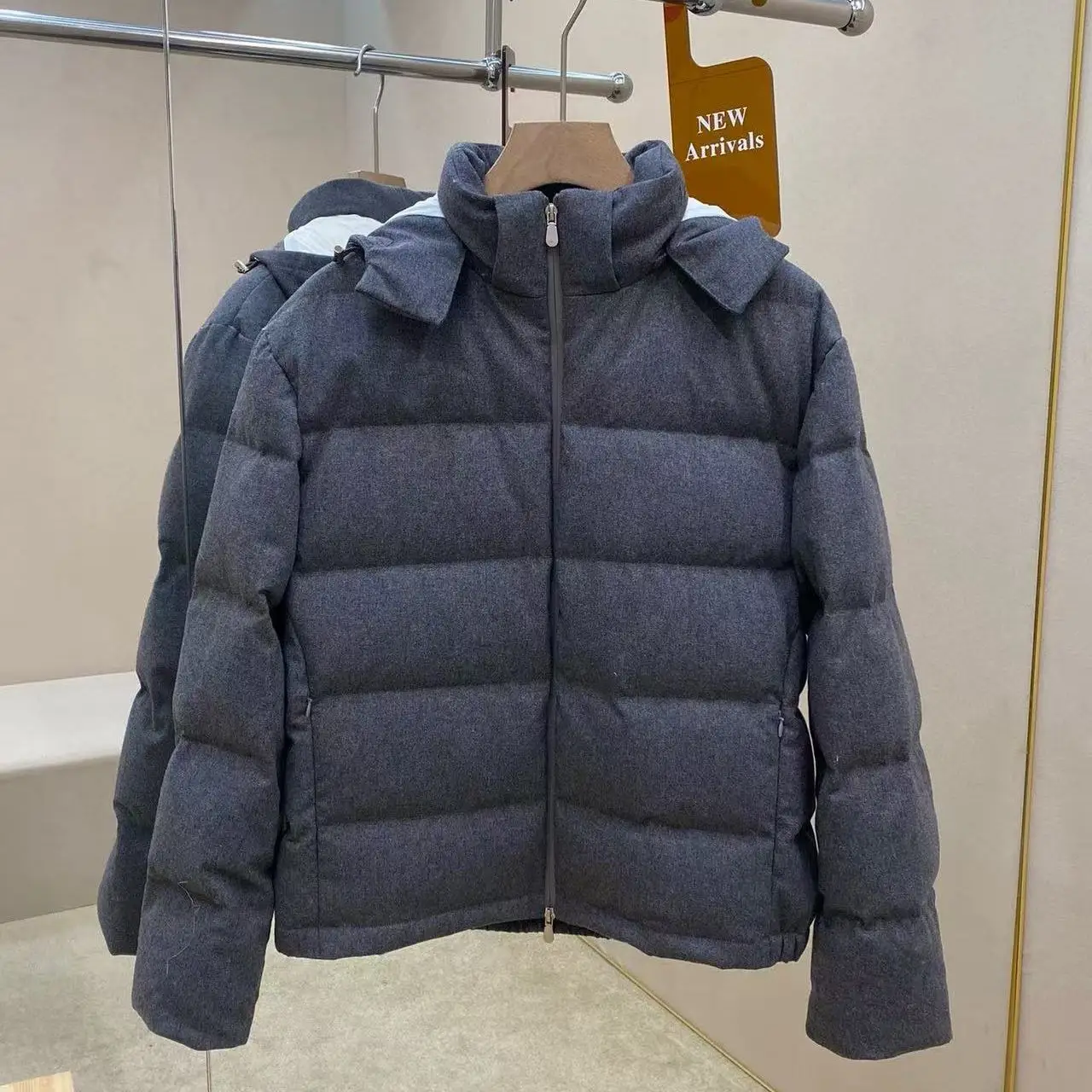 

BC Итальянский старый денежный ветер съемная шапка шерстяной пуховик