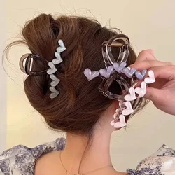 Clip da afferrare semplice da donna nuova Premium Sense Love Ornamento per capelli in stile coreano Ornamento con clip di squalo 2024 sul retro della testa