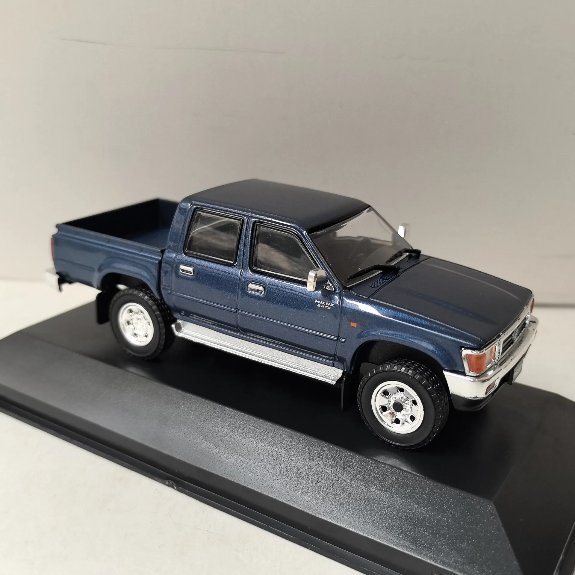 دييكاست الأولى 1/43 مقياس تويوتا هايلكس SR5 1997 سبيكة سيارة نموذج تحصيل لعبة هدية تذكارية عرض حلية #3