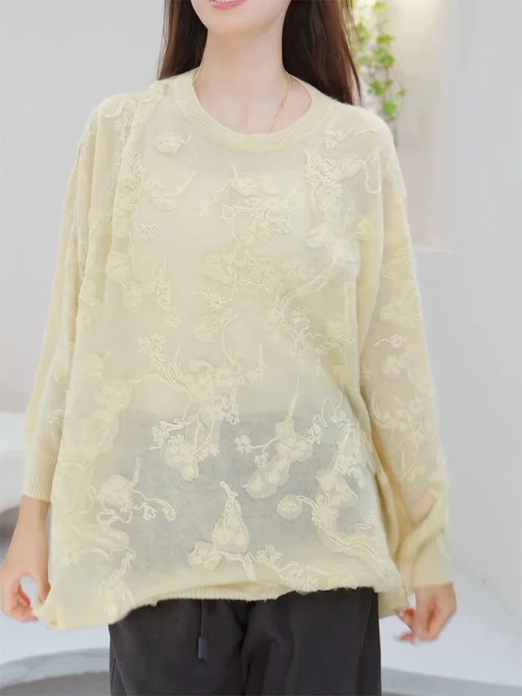 

Корейский топ с круглым вырезом и длинными рукавами, с цветочной вышивкой, омолаживающий, стройнящий, белый, осенний, новый, желтый, универсальный