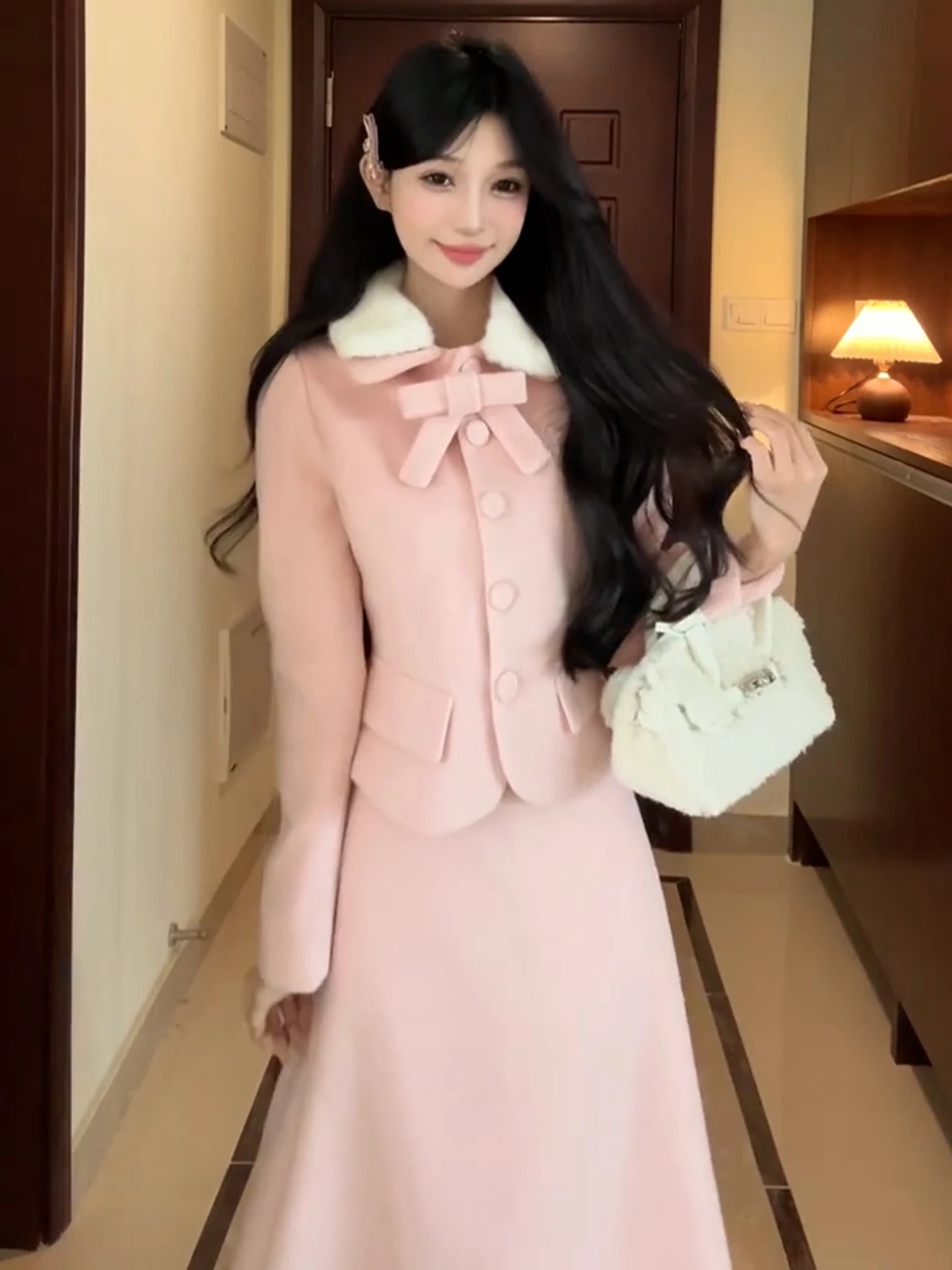 

Thiened Woolen Jaet with Fur Collar And Pink Skirt Set Women's Winter Faion Outfit High Waist Pants Button Closure