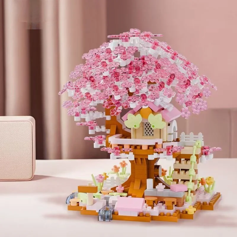 600+ PCS Four-Color Cherry Blossom Treehouse Building Blocks Toy, Bedroom and Studyroom Assembly Display, Holiday Gift (No Box)