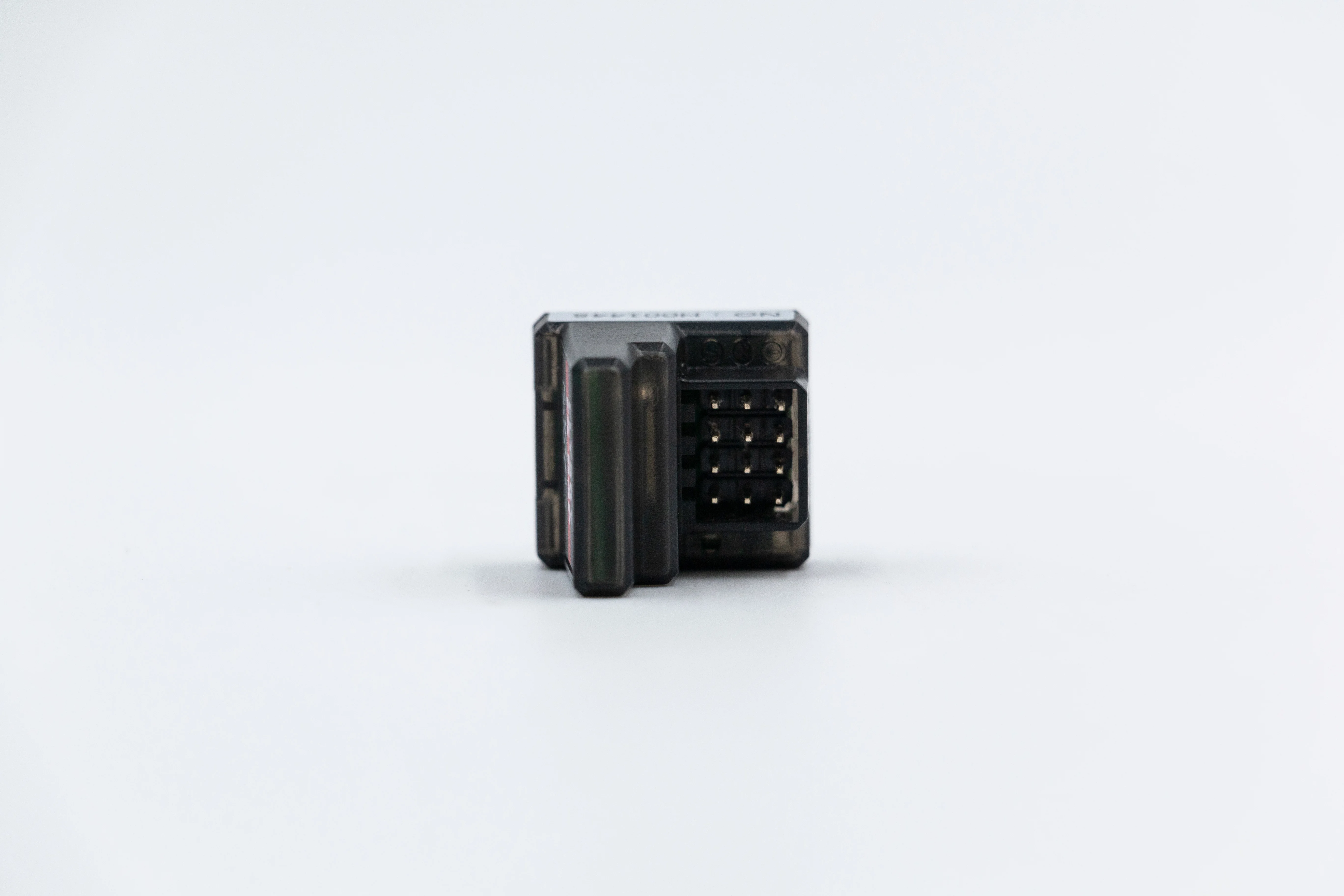 

FLYSKY FS-R4P 2,4 ГГц 4-канальный водонепроницаемый приемник 3,5-8,4 В встроенная одинарная антенна для радиоуправляемого автомобиля ANT-протокольный передатчик FS-G7P FS-ST8