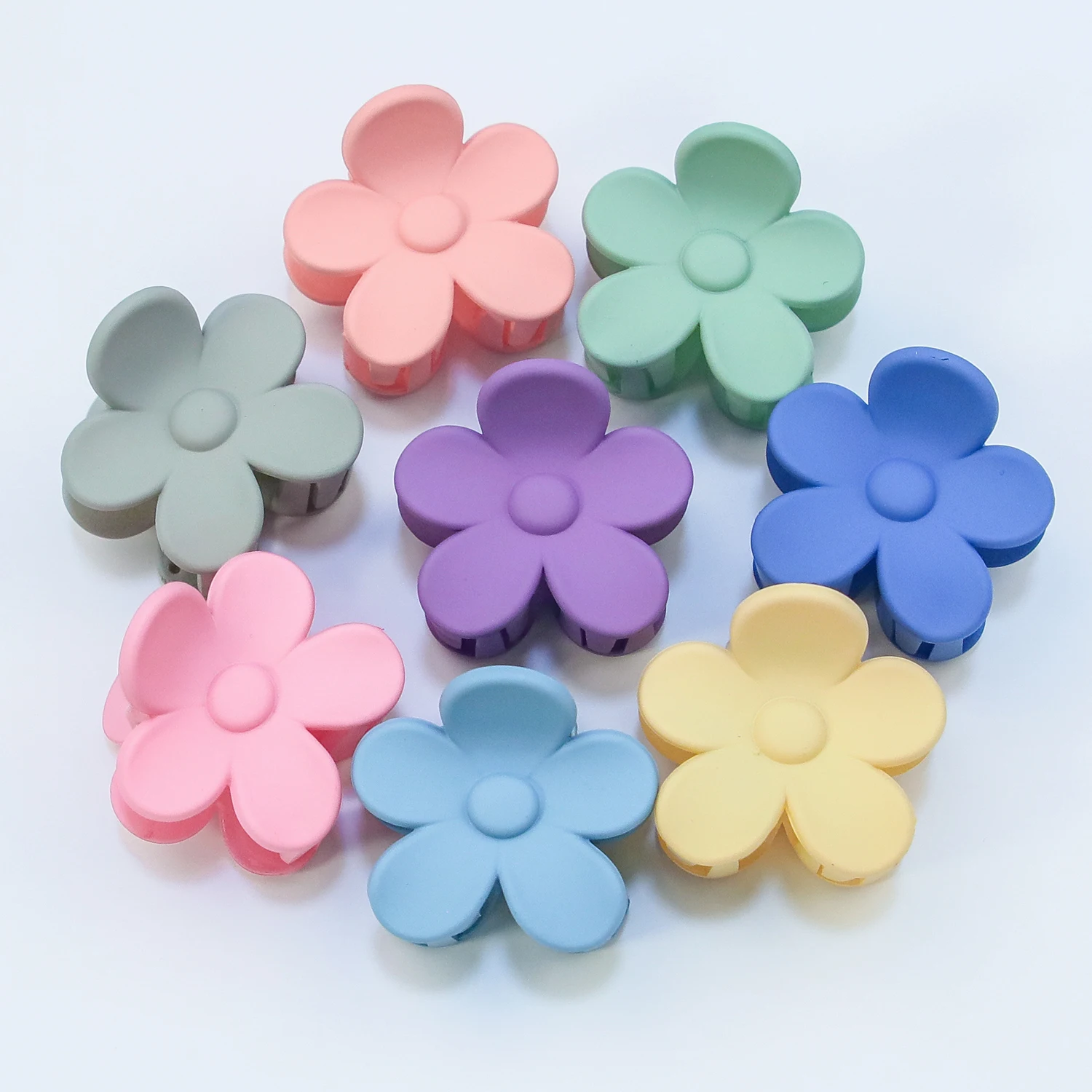 

32 шт., однотонный маленький захват с матовым цветком для девочек, цвет макарон, цветочный коготь для волос для детей, женские аксессуары для волос