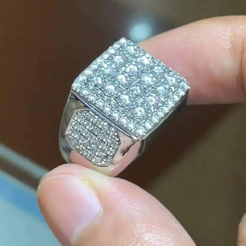 Huitan Fashion Temperament Finger Ring for Women Gorgeous Wedding Band with Brilliant Cubic Zirconia Luxury Party Accessories