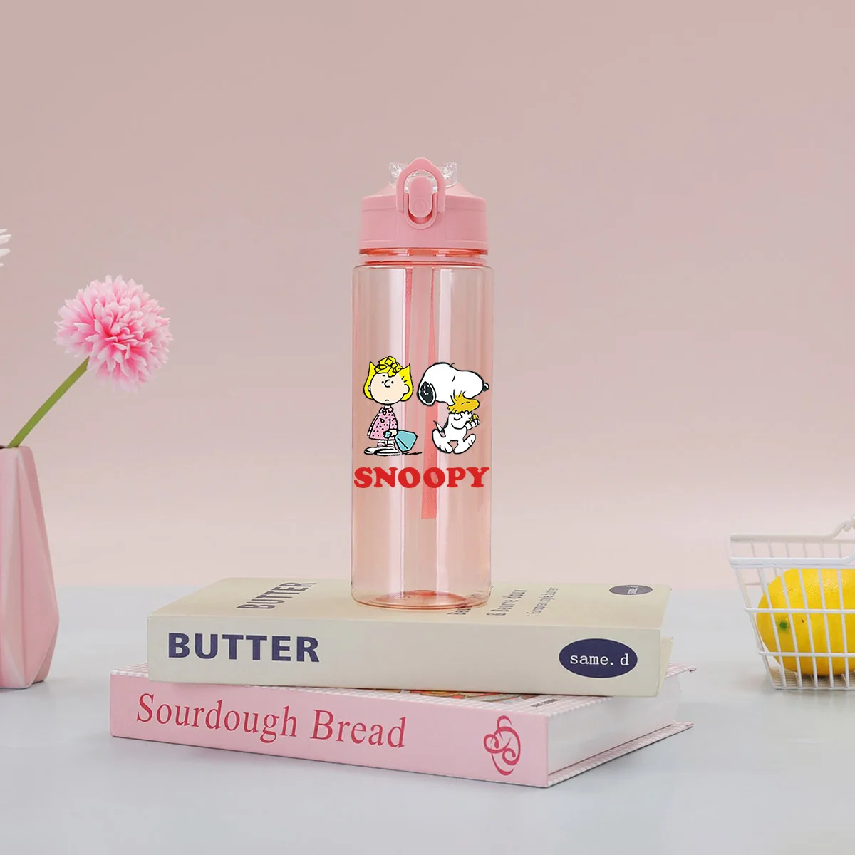 

900ml Snoopy Transparent Water Bottle Large Capacity Convenient Water Bottle Cartoon Anime Pattern Water Bottle Children's Gift