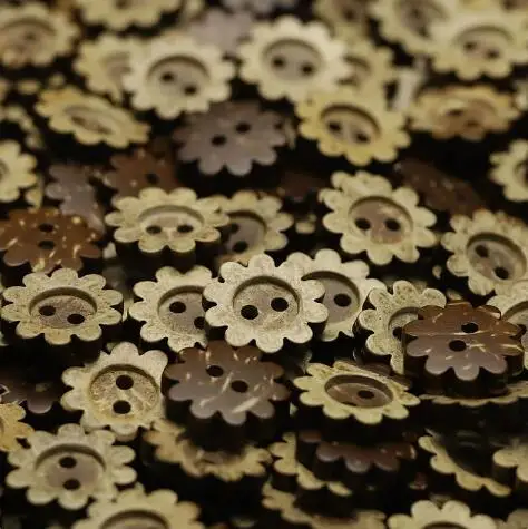 20pcs/LotSize:11.5mm/16mm Daisy pattern two eyes Coconut Buttons fashion Button knitted cardigan Sewing Accessories(SSA-4122)