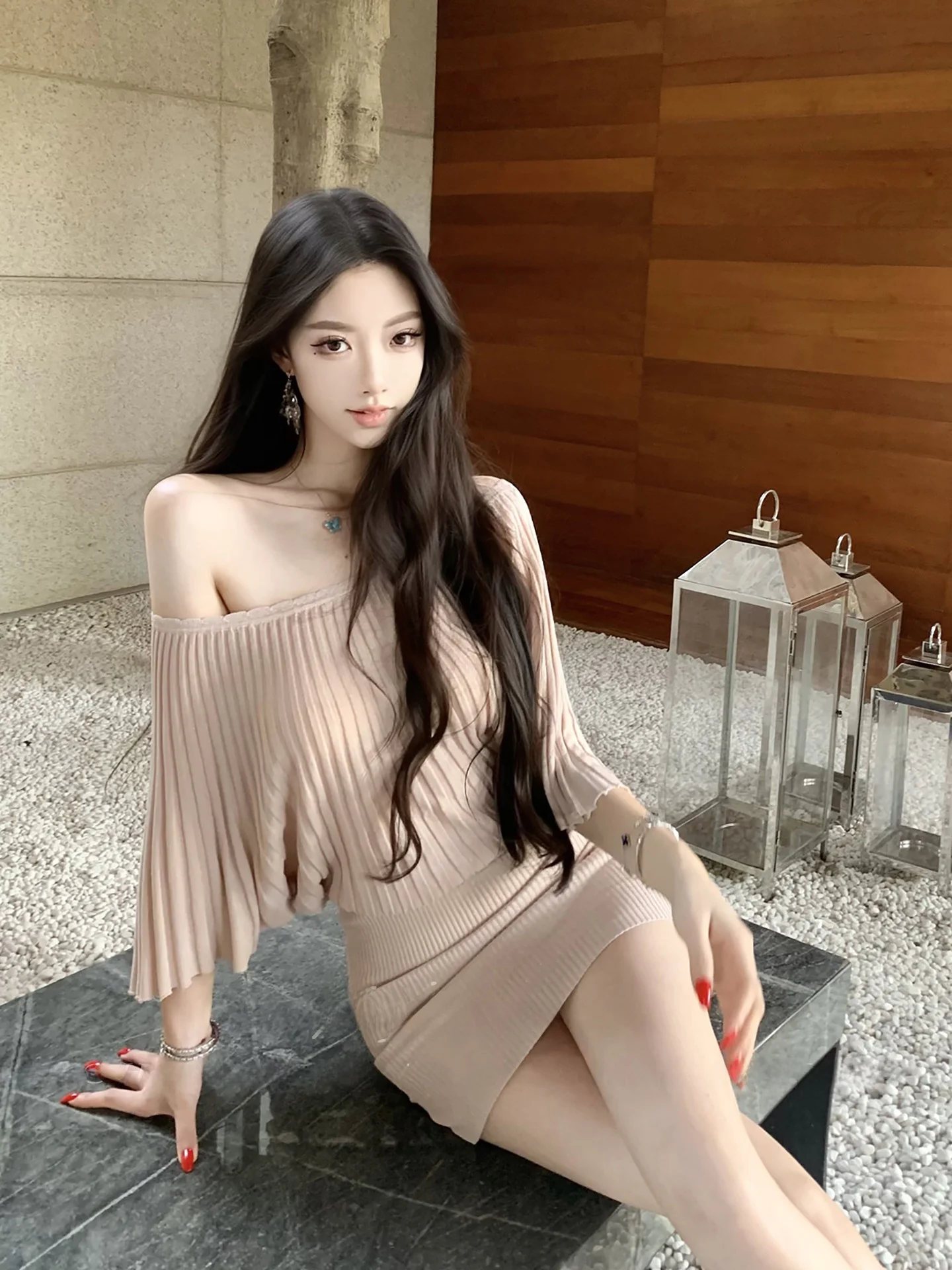 

Slim Fit Knitted One Shoulder Dress Sexy Girl Short Skirt French Style Polyester Fabric Bum Covering Summer Casual Wear