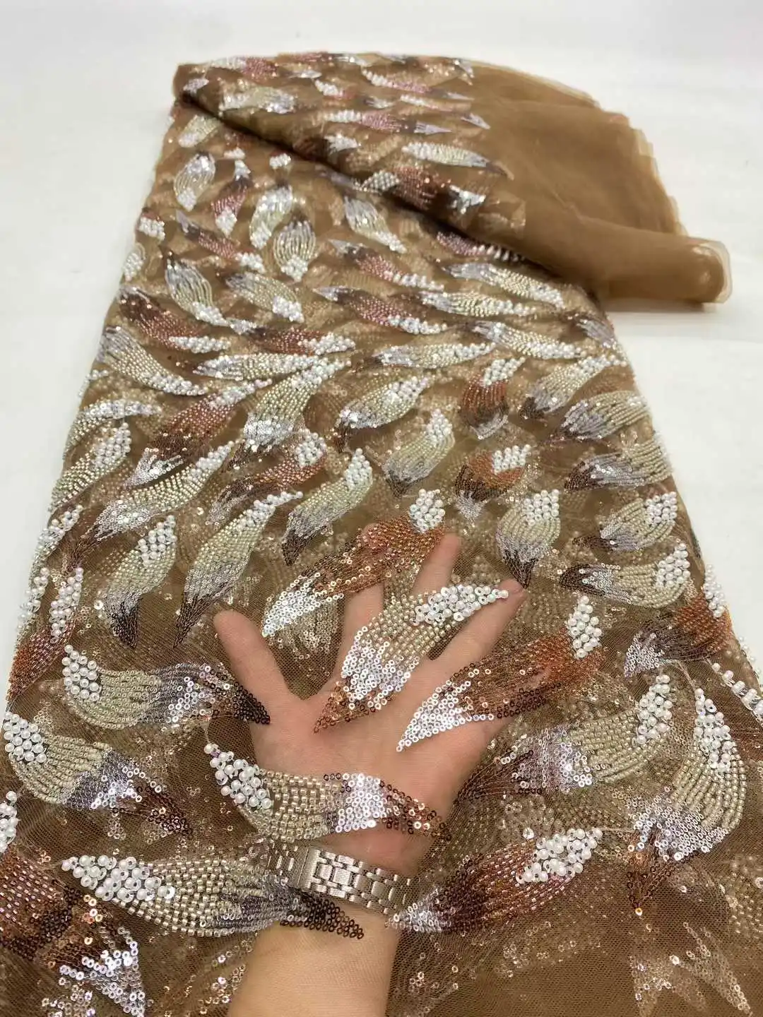 Nieuwe collectie zware kralen pailletten Afrikaanse kant stof 2025, hoge kwaliteit handgemaakte kralen Franse kant stof voor jurk