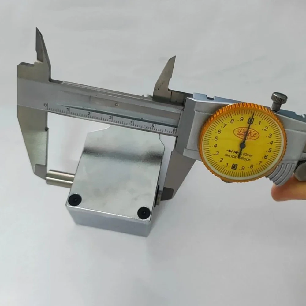 Right Angle Transmission Reversing Helical Bevel Gearbox 90 Degree Commutator Reduction Ratio 1:1 Output Shaft Diameter 8MM