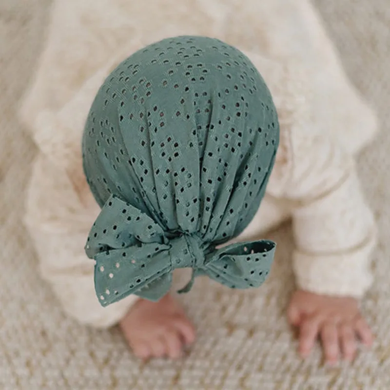 1-teiliges atmungsaktives Baby-Kappen-Set aus Baumwolle, Sonnenschutz-Mütze für Neugeborene mit Schleifen – einfarbig, weiß, rosa, grün, hypoallergen