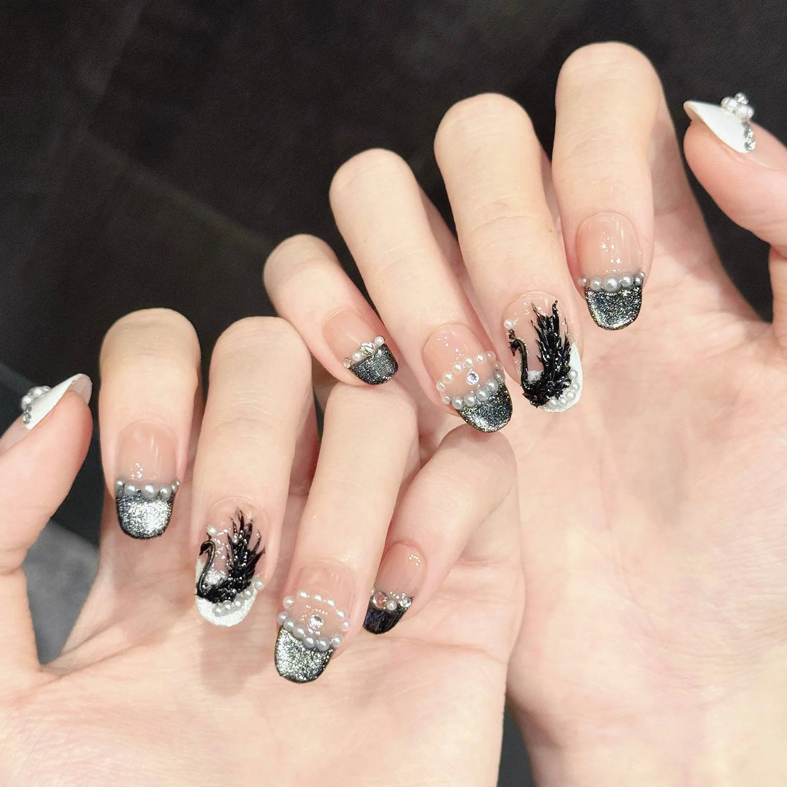 10pcs Hand-painted Black Swans Press On Nails Shiny Cat's Eye French Style Handmade False Nails Stacking Diamond Pearl Fake Nail