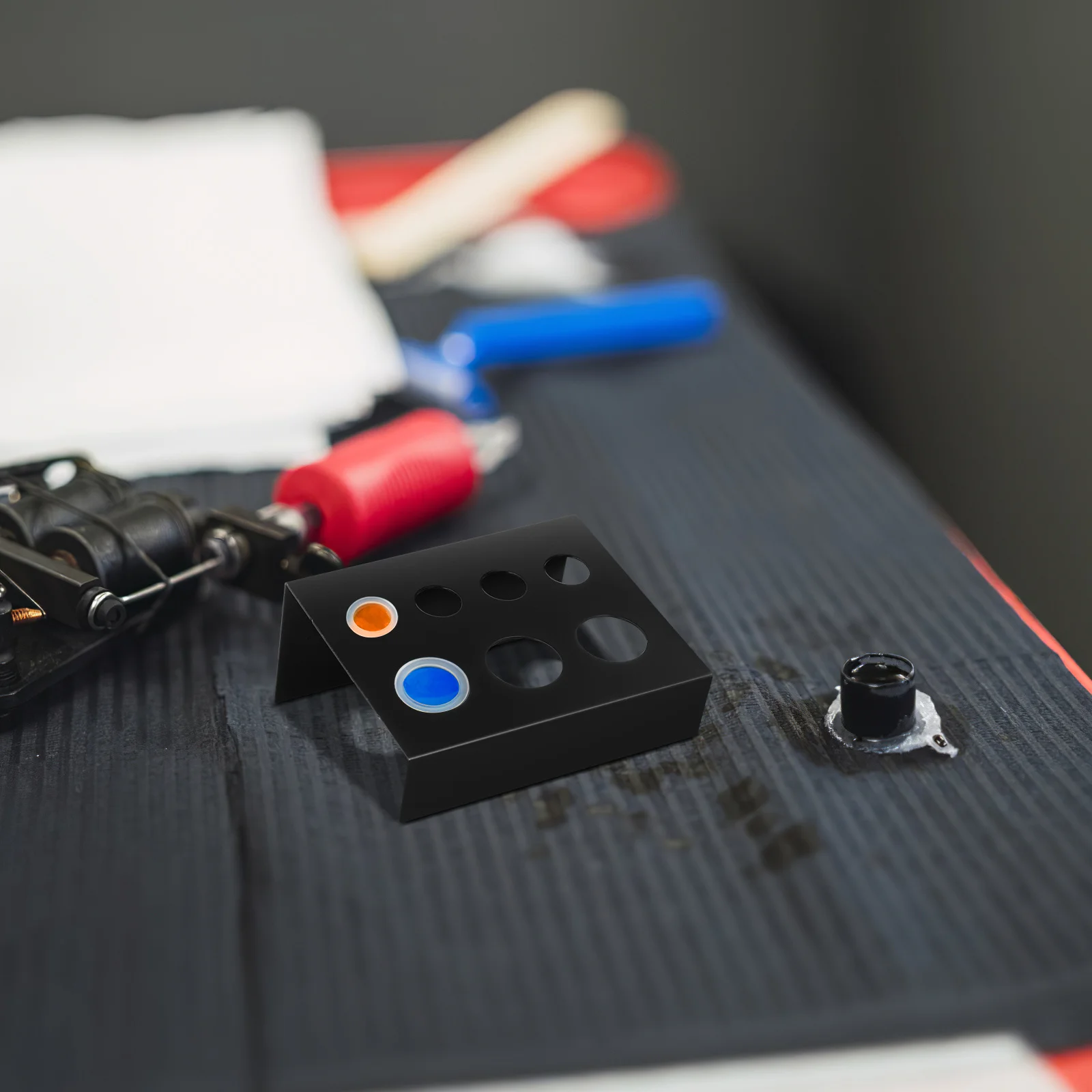 

1pc Pigment Cup Rack Tattoo Holder Stand Portable Oval Durable Pp Material Professional Salon Use Ink Cup Organizer Disposable