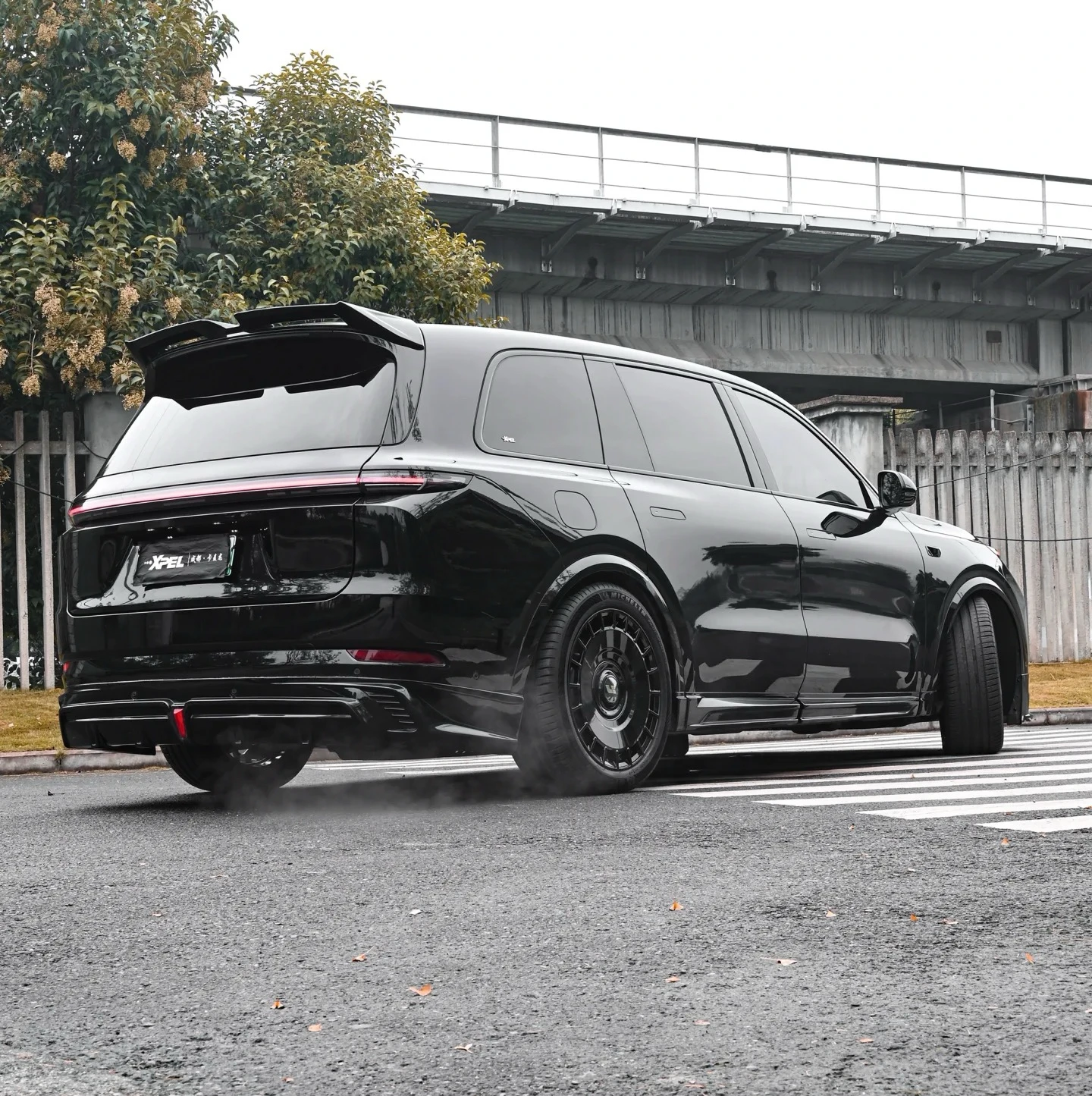 Custom Bright Black Suspended Cover Finish 18-26 Inch Racing Car Wheels Deep Dish Forged 5*130 Rims With Polished Lip