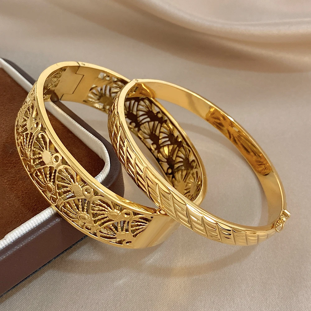 Vintage Hollow Pattern Stainless Steel Bracelet for Women Diagonal Carving Golden Waterproof Spring Bangle Delicate Lady Jewelry
