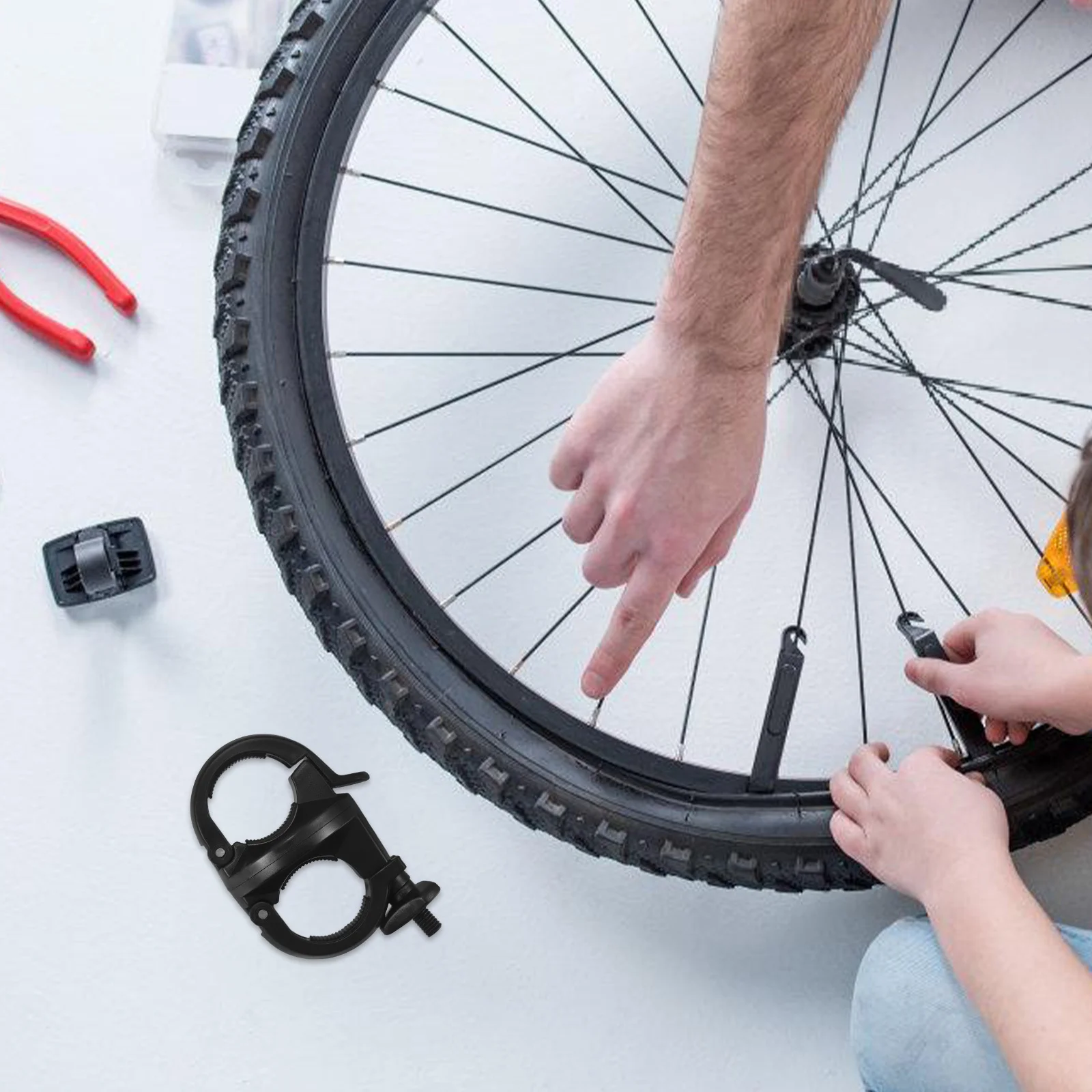 ที่ยึดไฟฉายสำหรับจักรยาน ปรับหมุนได้ 360 องศา ที่ยึดไฟจักรยาน วัสดุ ABS ทนทาน ขายึดไฟฉายสำหรับปั่นจักรยาน