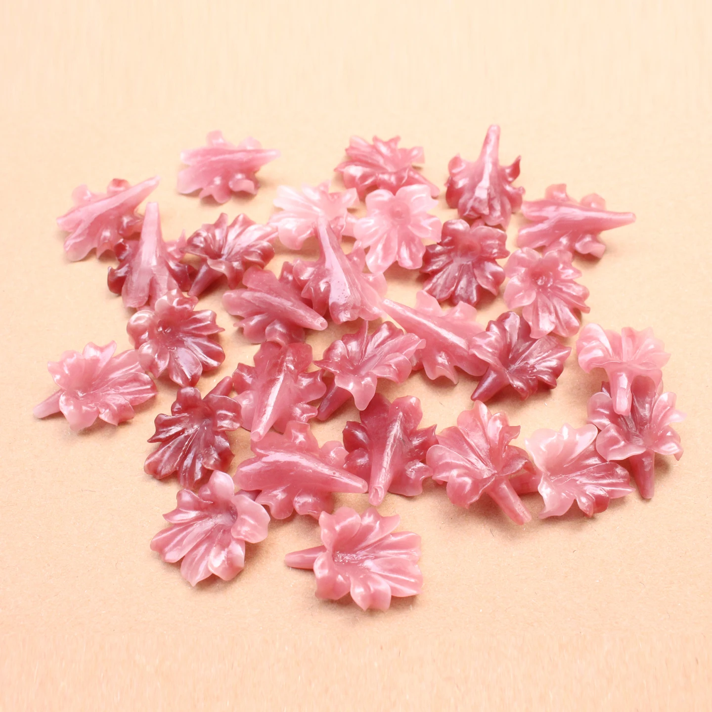 5Pcs  30mmDouble Colored Artificial Coral Leaf beads Brooch Accessories Cabochon Dark Red Pink  Color Pendant for Jewelry making