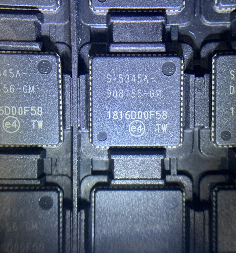 SI5345A-D08156-GM    Clock/timing Clock generator, PLL, frequency synthesizer