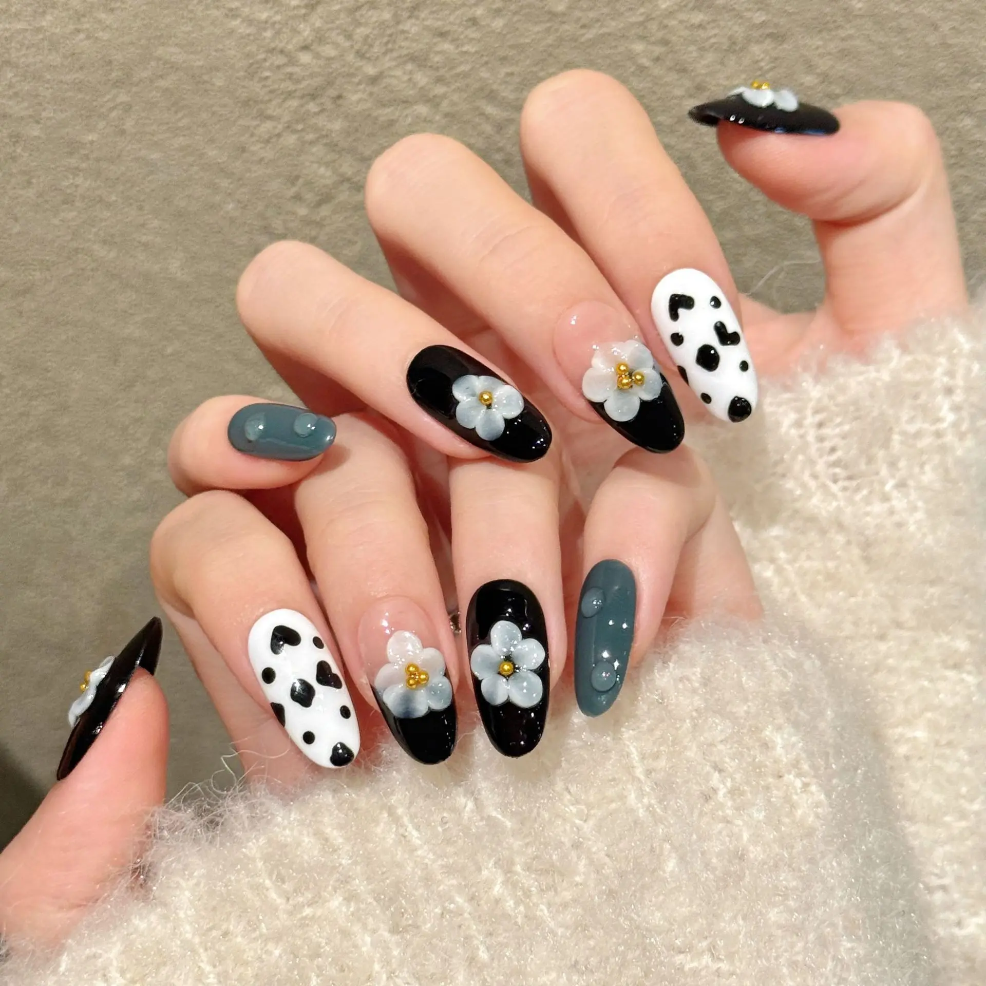 10pcs Handmade Oval Press on Nails with 3D Flower Design Cow Pattern Wearing False Nails Wearable Fashion French Fake Nail Tips