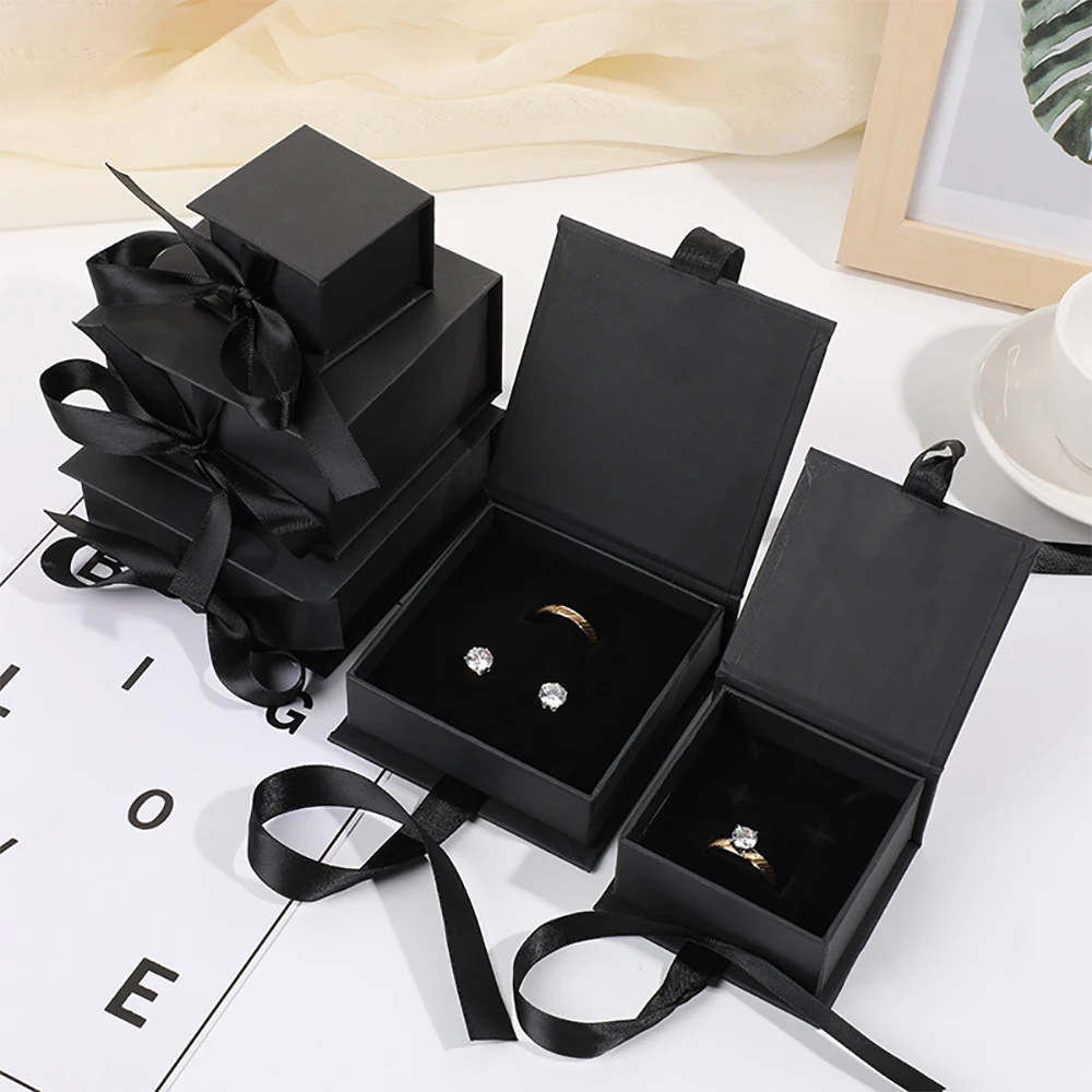 5pc 9x9x3cm Paper  Wedding Gift Packing Organizer Box White Black Jewelry Earrings Rings Necklace Flip Boxes with Silk Wholesale