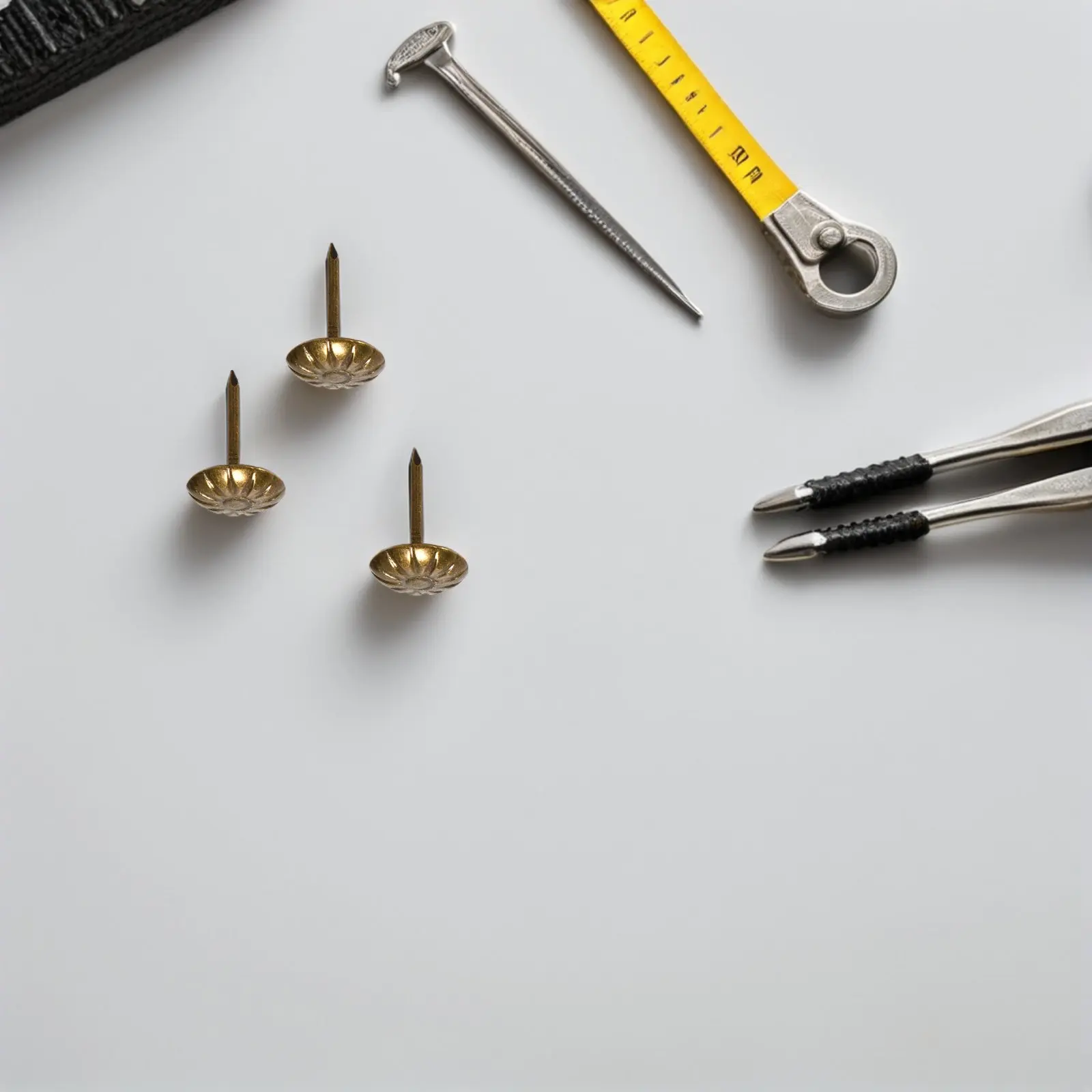 200Pcs Upholstery Tacks Vintage Round Furniture Nails Decorative Nail Heads for Sofa Chair Bed DIY Projects