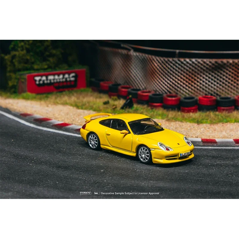รถโมเดล Porsche 911 GT3 รุ่น 996 สีเหลือง ขนาด 1:64 ของ Tarmac Works TW สำหรับสะสม (PreSale)