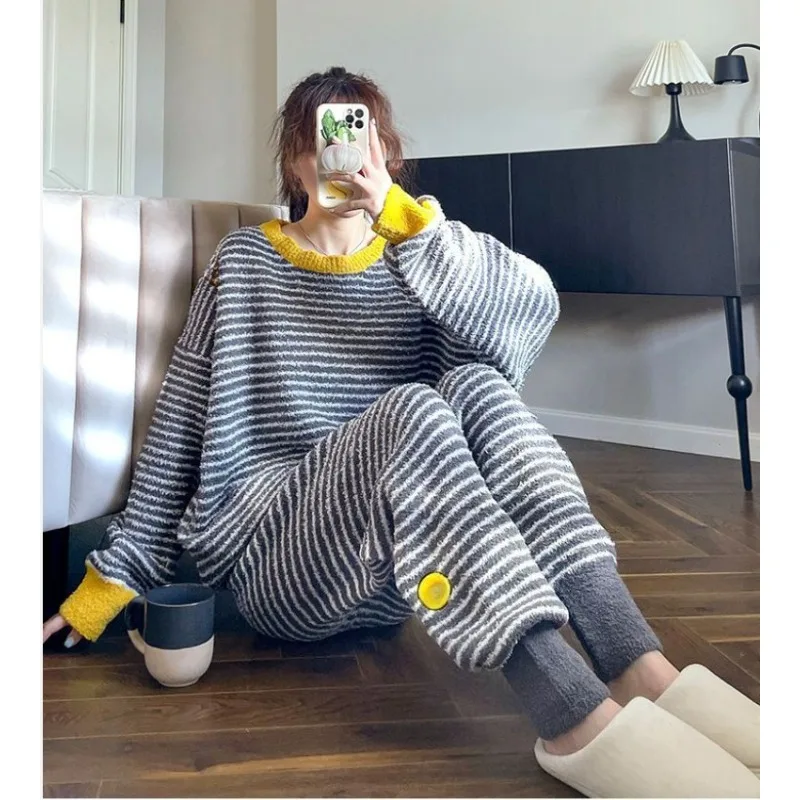 

Зимний фланелевой утолщенный пуловер, полосатые пижамы, женские свободные стильные студенческие зимние пижамы для ношения снаружи в общежитии