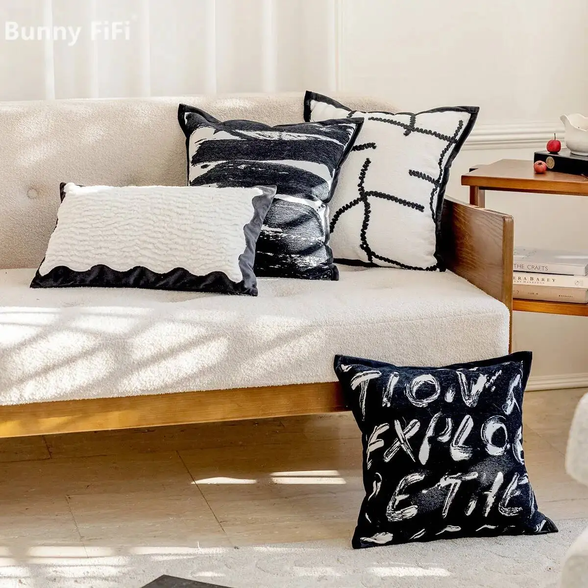 Black And White Geometric Decorative Throw Pillow Covers Velvet Flange Edge Abstract Pattern Cushion Covers For Sofa Bed Chair