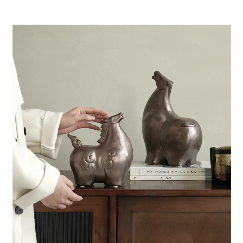 

Horse To Success Retro Desktop Ornaments Living Room Study Office Ceramic Art Decorations