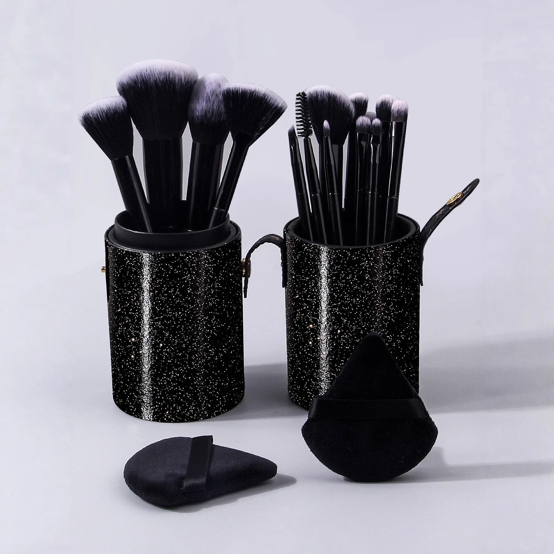 A Set of 14 High-Quality Multi-Purpose Facial Makeup Brushes +2 Soft Triangular Powder Puffs +1 Portable Storage Bucket