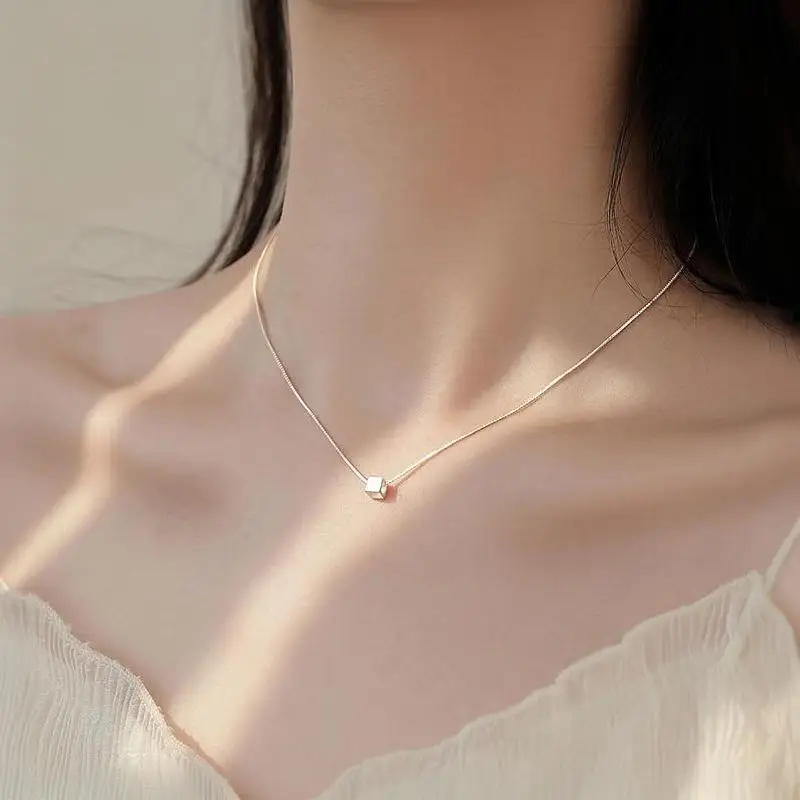 1Pcs Temperament Neckle Fashion Simple Ladies Jewelry Single Sugar Cube Necklace Simple And Elegant Clavicle Necklace