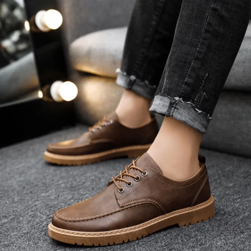 Chaussures décontractées en cuir faites à la main pour hommes, chaussures provoqué d'affaires classiques, chaussures Oxford à lacets, mocassins à la mode, grande taille 45, 2025