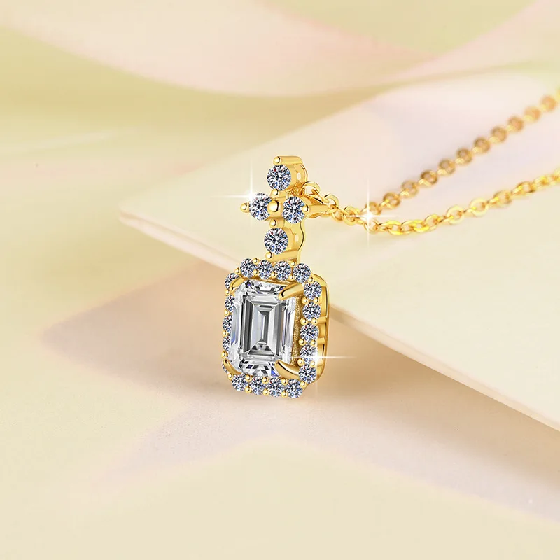 Luxury 100% Real 18k Gold Women's Emerald 1 karat Moissanite Drill to Pendant Necklace Clavicle Chain