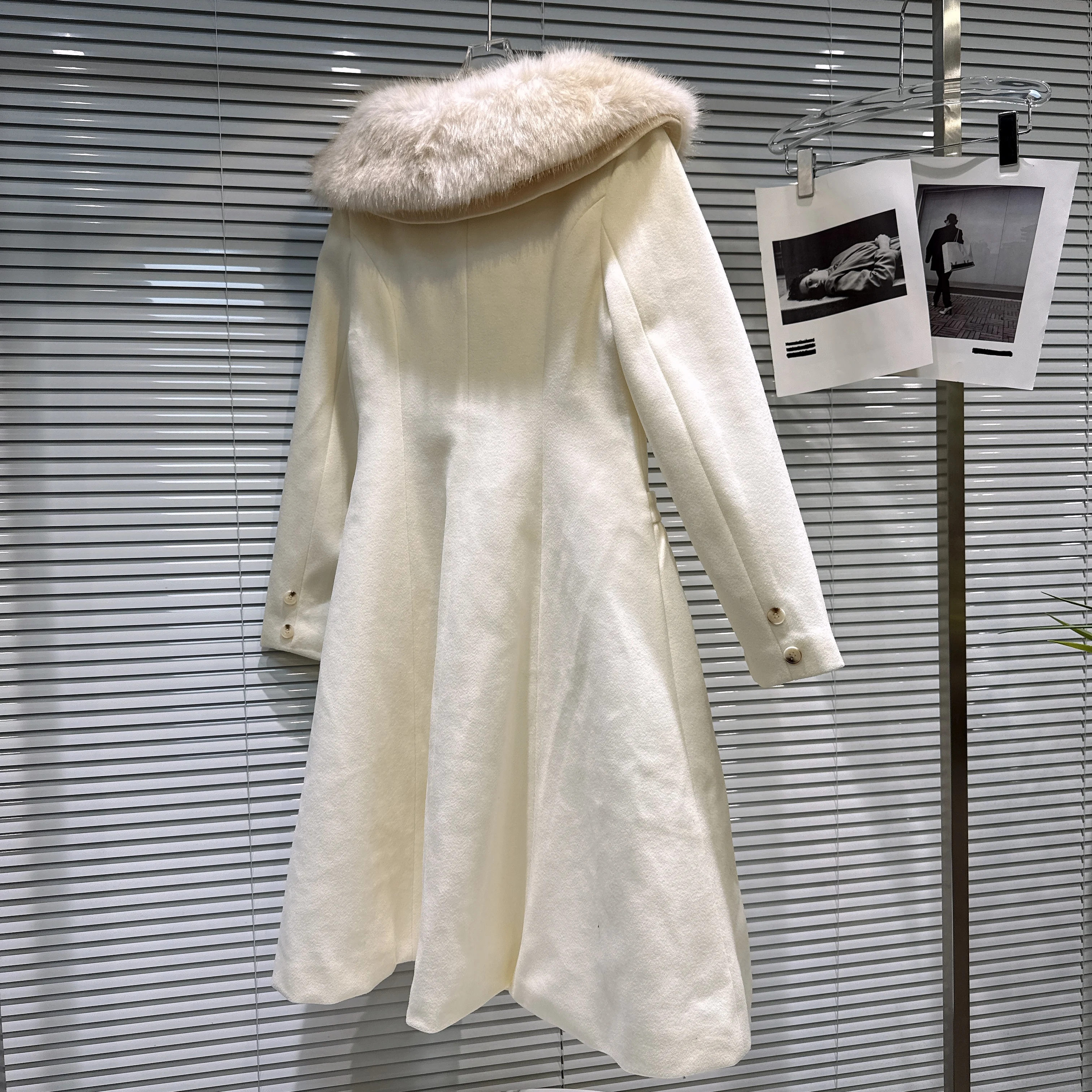 French Style Elegant Fur Collar Long Sleeve Double-Breasted Slim Fit Versatile Casual Wool Coat for Women Winter Long Jackets