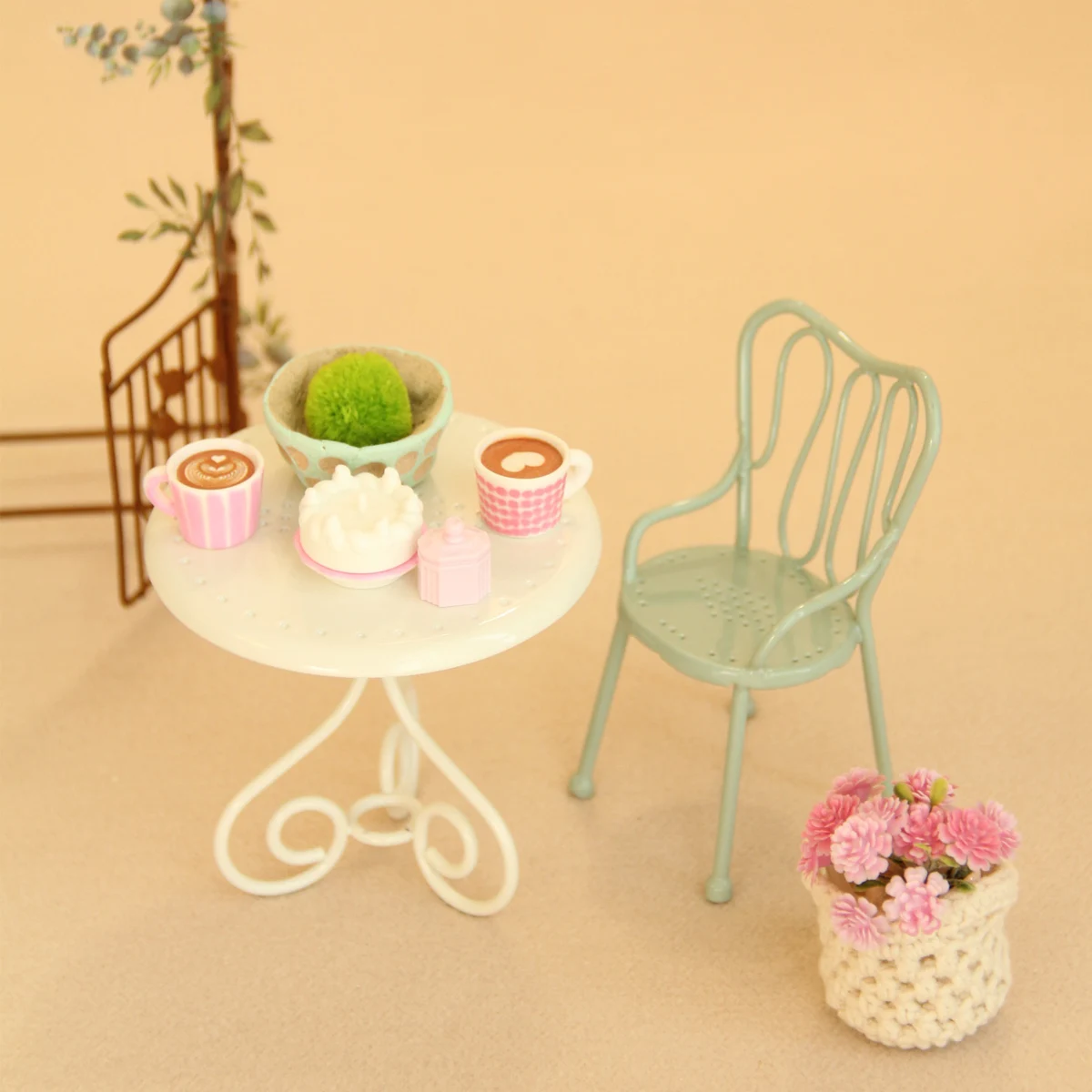 Jouets de maison de jeu de Simulation 1:12, Table et chaise d'art en fer, ensemble de 3 pièces adapté à la décoration de meubles de maison de poupée Bjd Ob11