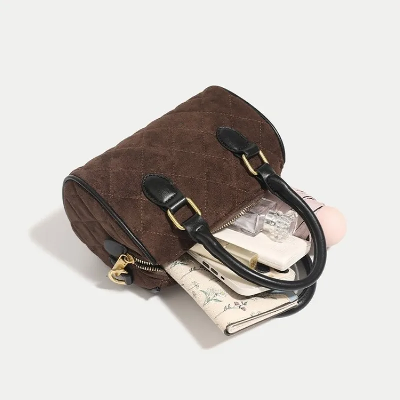 

Chic Classic Tote Bag Daily Use Female Crossbody Fashionable Versatile Simple Elegant Exquisite Practical