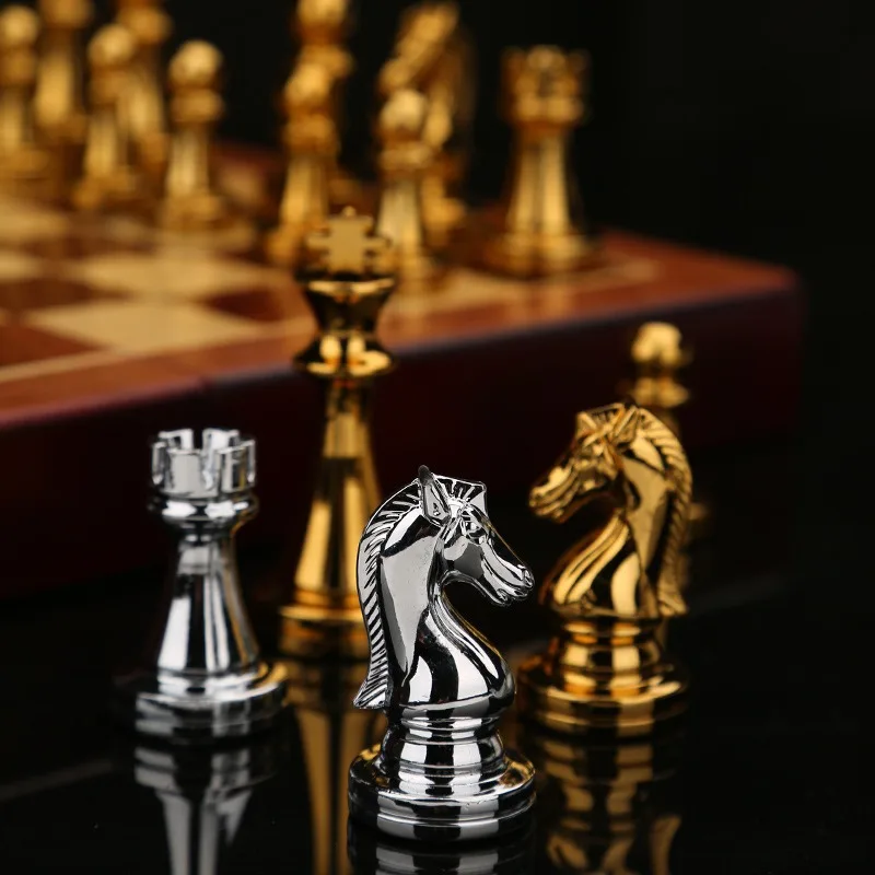 Chess high-end gift box, metal chess pieces, wooden chess board, retro European-style ornament