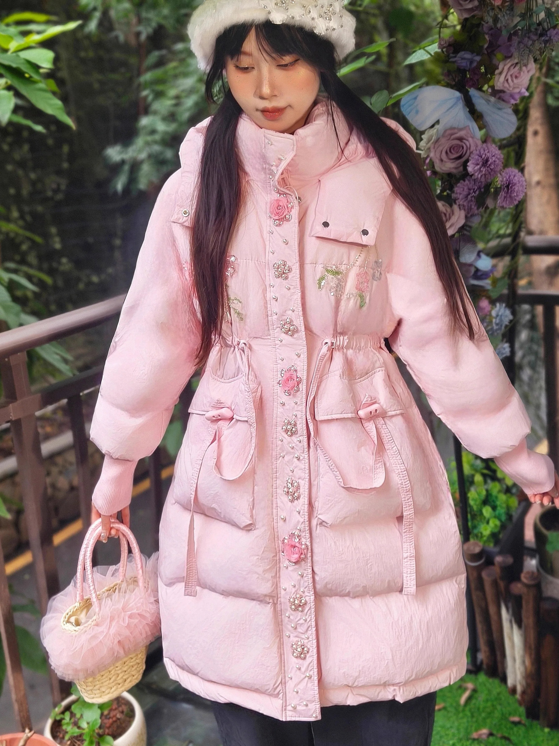 Женские осенние новые высококачественные модные пуховые пальто ручной работы с блестками и бисером, 3D цветок, утолщенные пуховые пальто, белые куртки на утином пуху