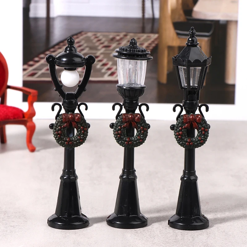

1Pcs 1/12 Dollhouse Miniature Christmas Park Street Lamp Doll Streetlight Decor Toy Home Decor
