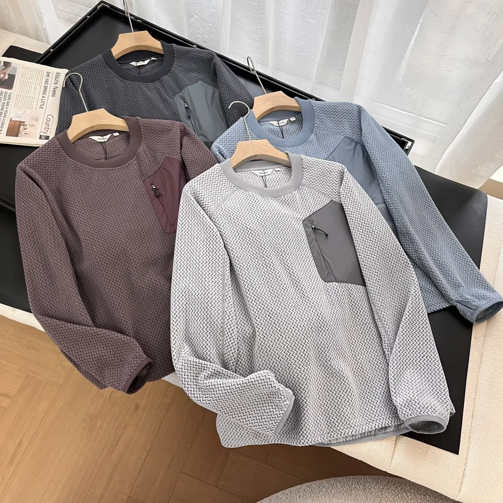 

Outdoor Men's Fleece Lined Hoodie round Neck Warmth Pocket Decorated Wave Patterned Sweatshirt for Couples Casual Wear