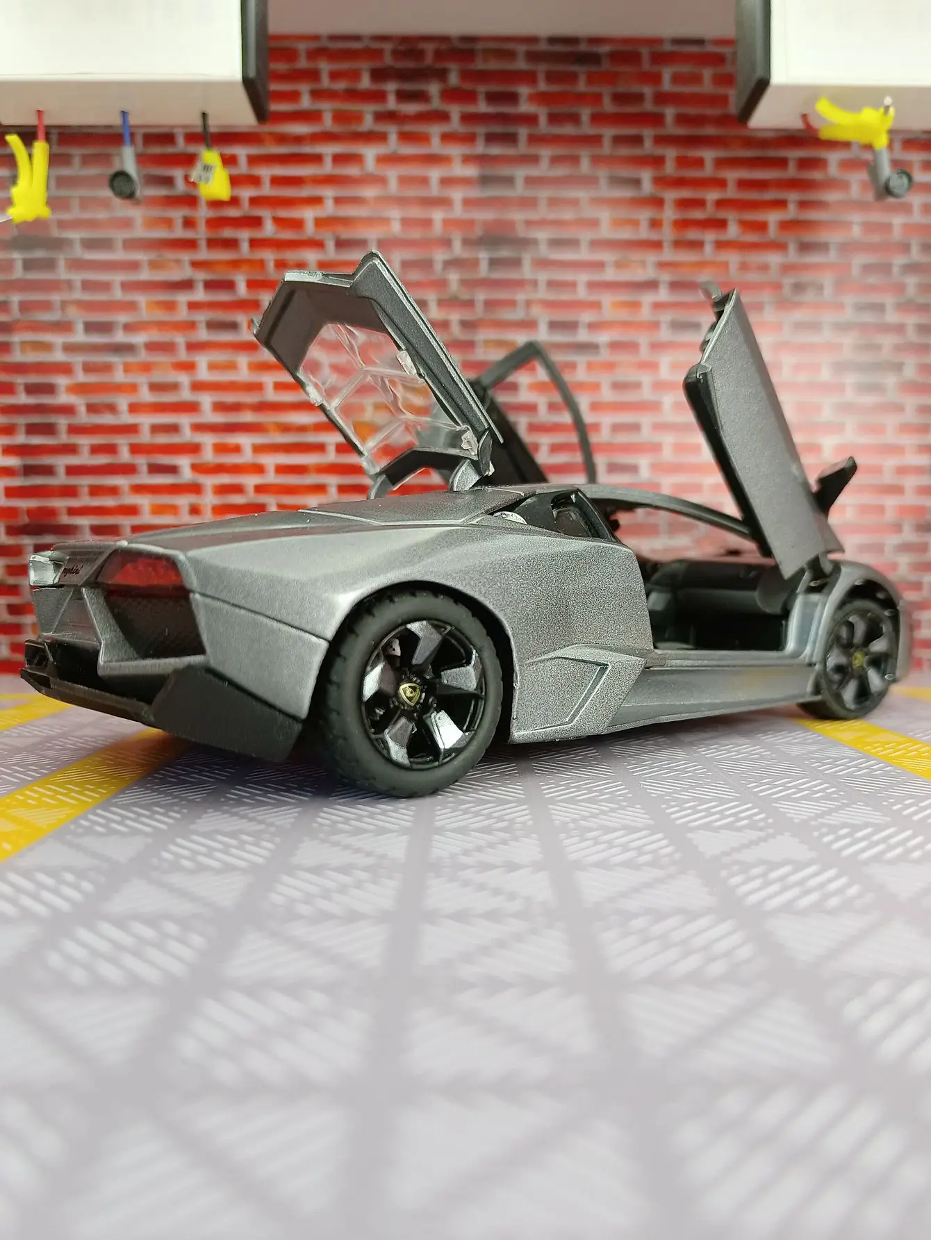 Modèle de voiture Lamborghini Reventon 1:24, véhicule de luxe en alliage, collection de jouets de sport, ornements, cadeau pour garçon