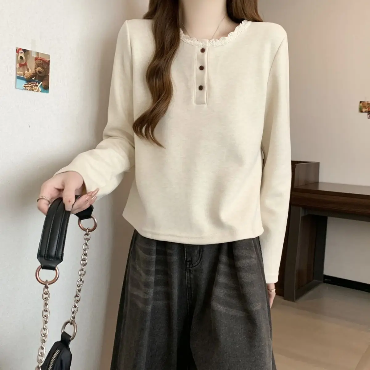 

Женская теплая футболка из немецкого вельвета с кружевом на половине груди, с длинными рукавами, новая коллекция осень-зима