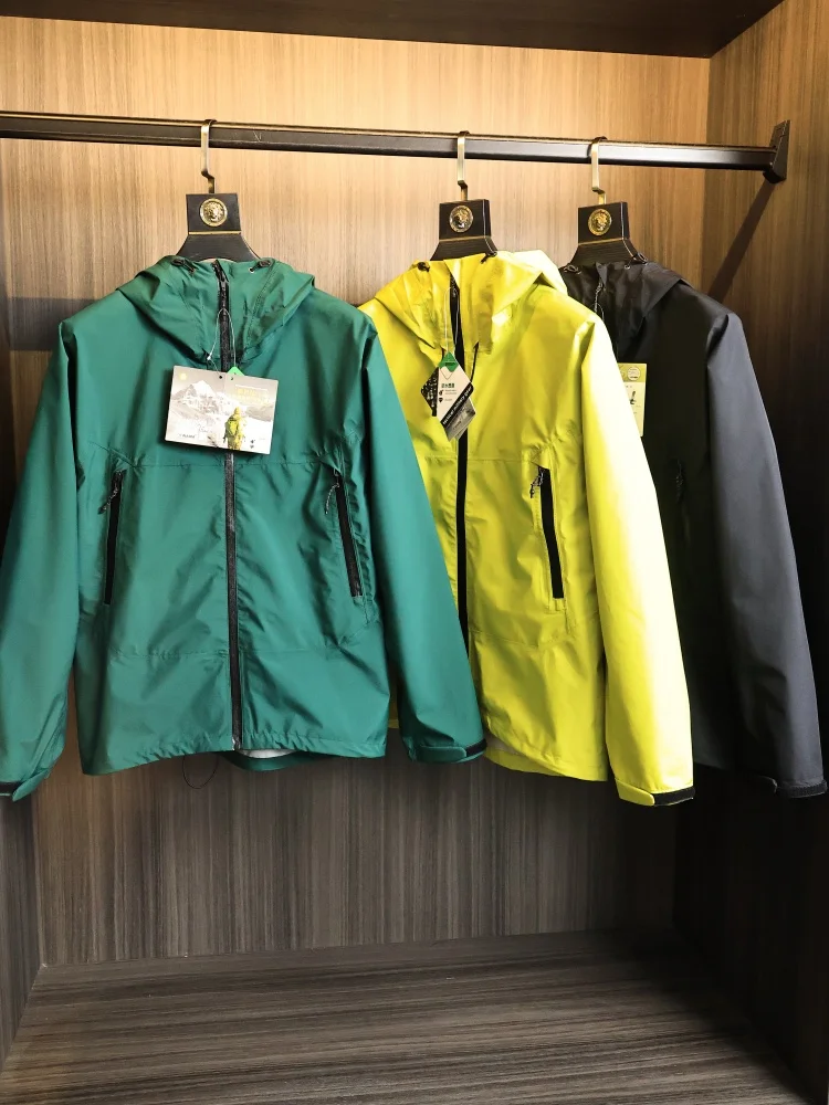 

Men's Spring Casual Hooded Jacket High Breathability Outdoor Sports Fashion Urban Standard Fit Long Sleeve Zipper Closure Pur...
