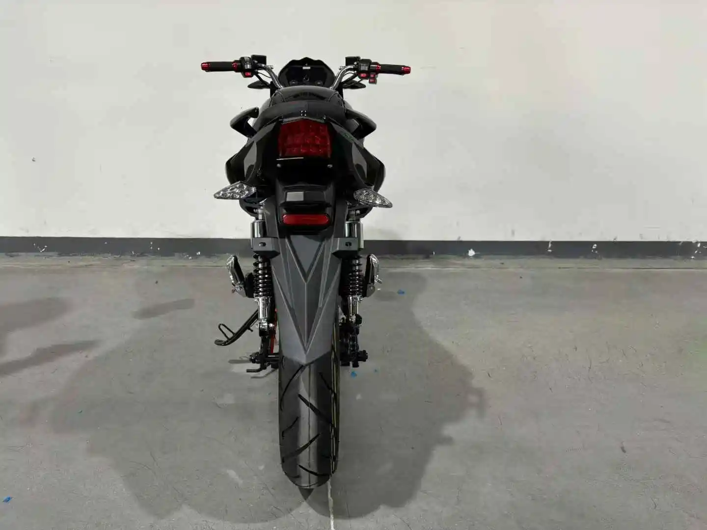 Calico Brand Electric Motorcycle with A Speed of 180km/h, Using Inverted Shock Absorption Central Motor and Wheel Hub Motor